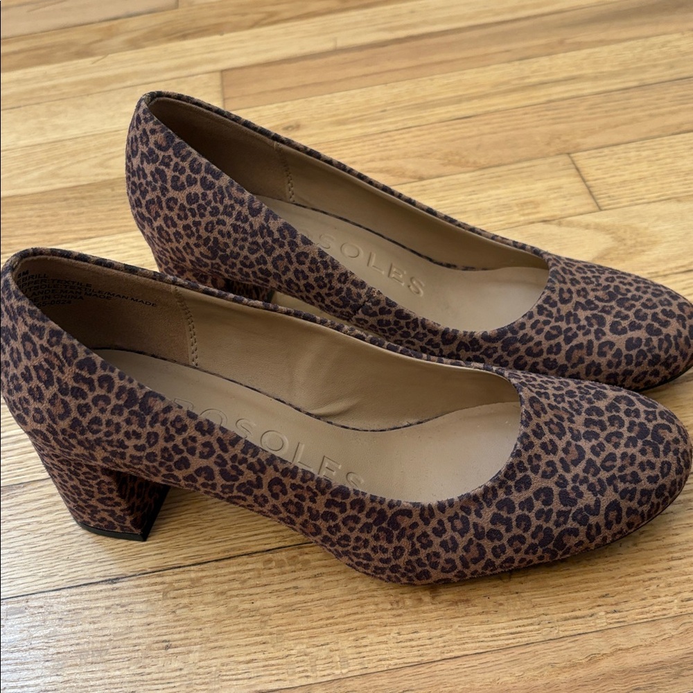 AEROSOLES Leopard Print Heels - Picture 2 of 8